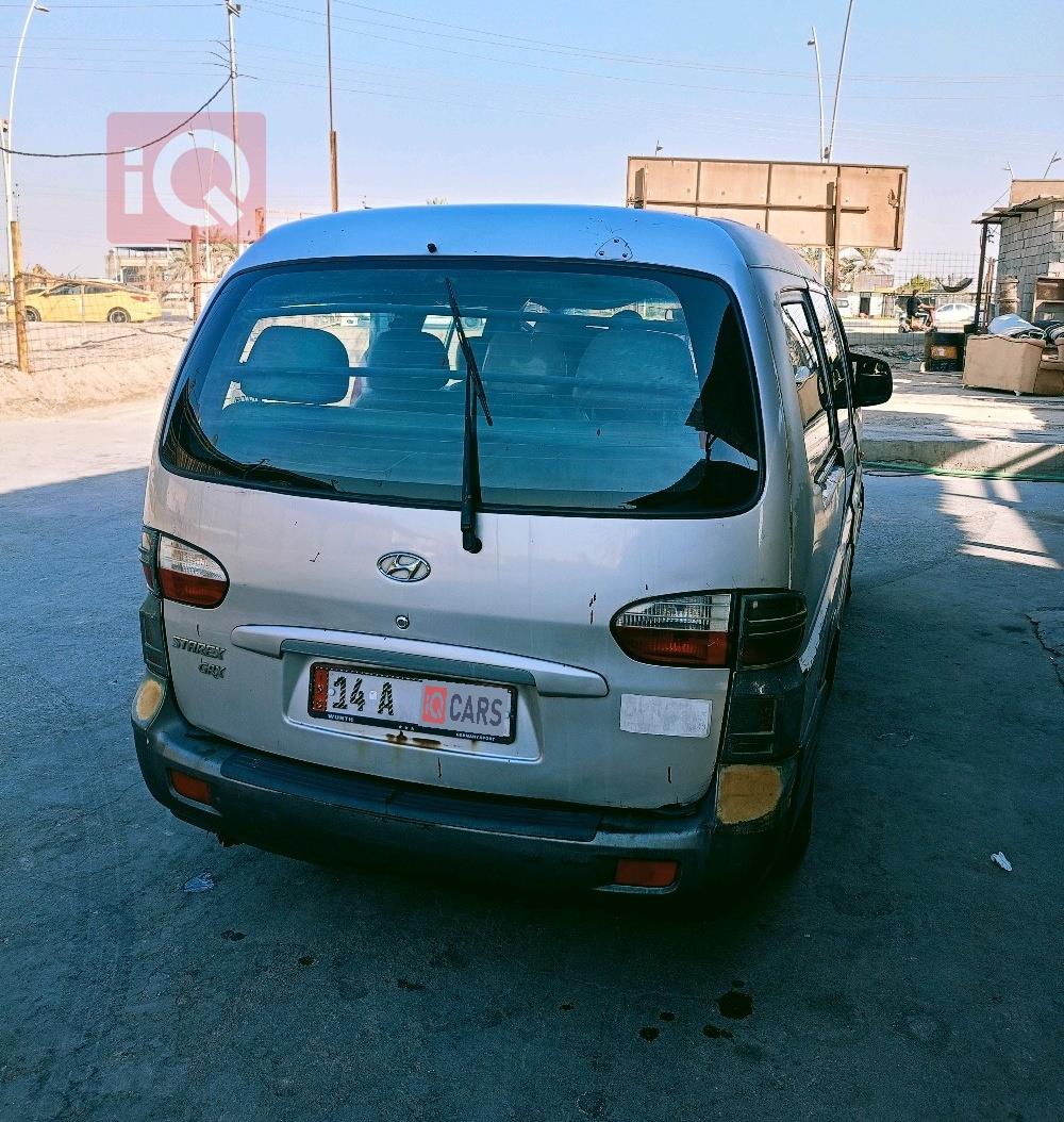 Hyundai Starex